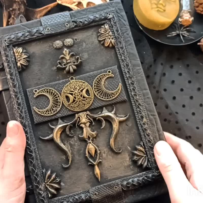 600 页 Wicca 月亮魔法书 暗黑阴影之书 空白 21x15cm - 笔记本/手帐 - 纸 黑色