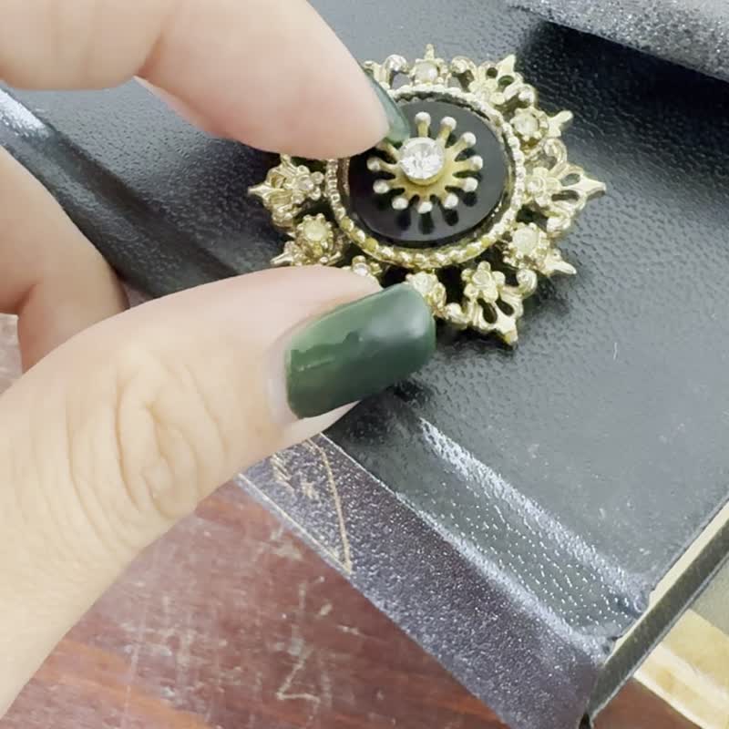 老又好古董珠宝金色鸢尾花莱茵石古典雕花别针胸针CORO B1614 - 胸针 - 其他金属 金色