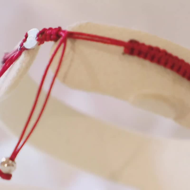 925纯银BFF Infinity -全手工编织幸运手绳。红色。可自由调节 - 手链/手环 - 纯银 红色