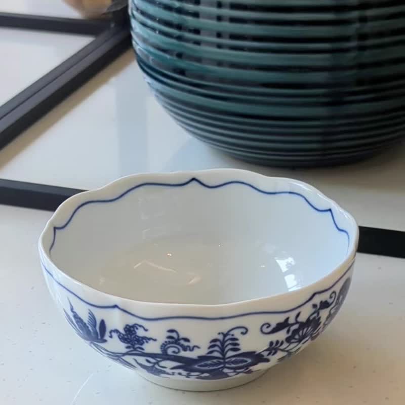 布拉格高堡经典花边汤碗 -13CM / 新婚礼物 / 婚礼 / 母亲节礼盒 - 碗 - 瓷 白色