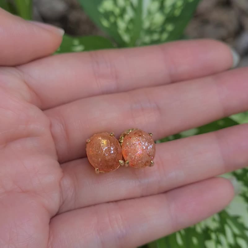 天然未经处理的太阳石尺寸 8×10 毫米镀金纯银耳钉 - 耳环/耳夹 - 宝石 橘色