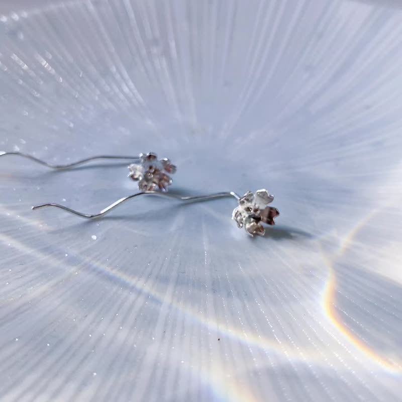 樱花 - 纯银耳针 耳环 弯曲造型长耳勾 手工 - 耳环/耳夹 - 纯银 银色