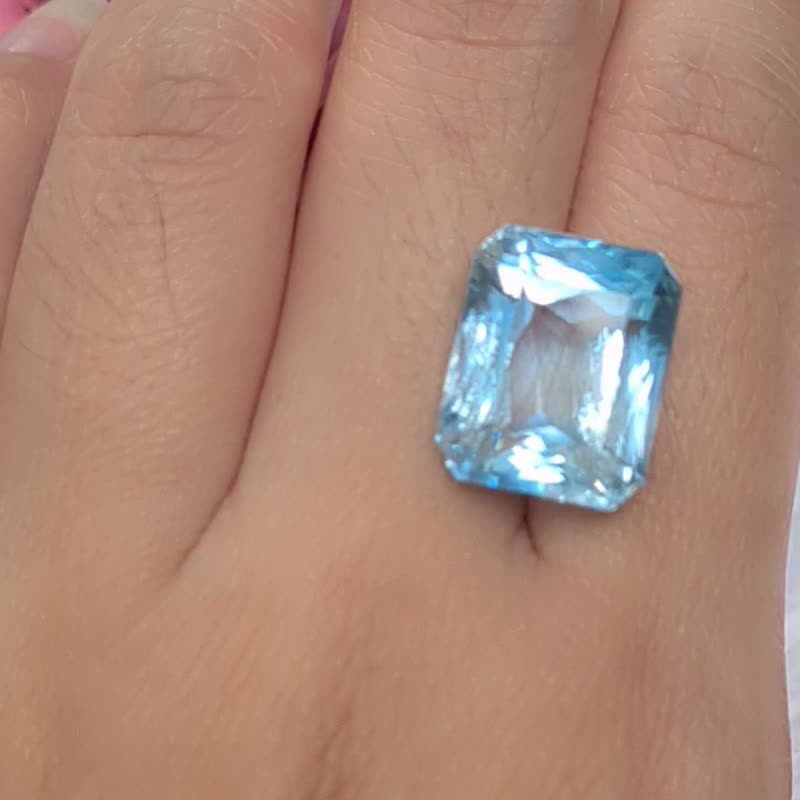 天然瑞士蓝托帕石雷迪恩形 重 16.75 克拉。 - 金工/饰品 - 宝石 蓝色