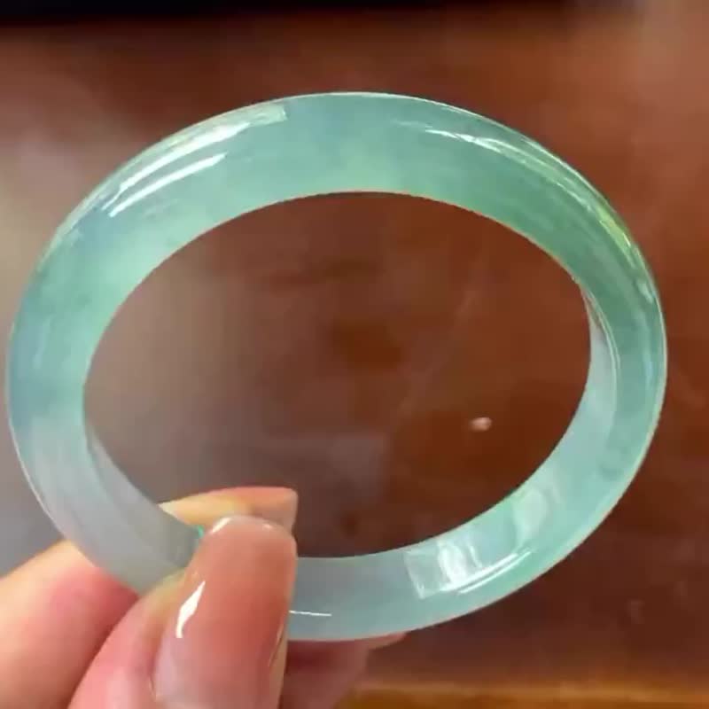 冰种翡翠天然翡翠玉镯 A玉手镯 玉鈪 • 冰种湖绿翡翠贵妃镯 - 手链/手环 - 玉石 绿色