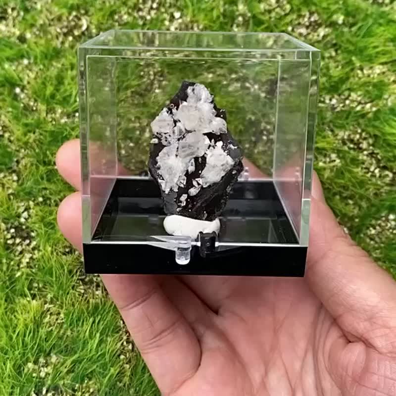 能量矿石摆件-褐铁矿共生方解石晶花 招财运 吸收负能量 入厝礼物 - 摆饰 - 水晶 多色