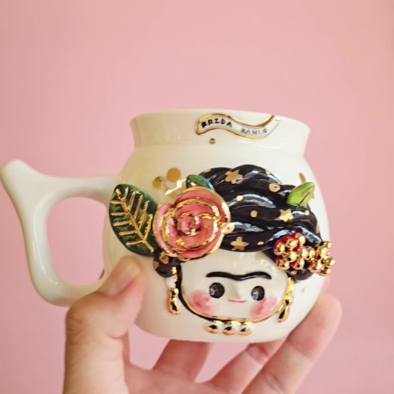 芙烈达卡萝宝宝马克杯 - 花瓶/陶器 - 瓷 多色