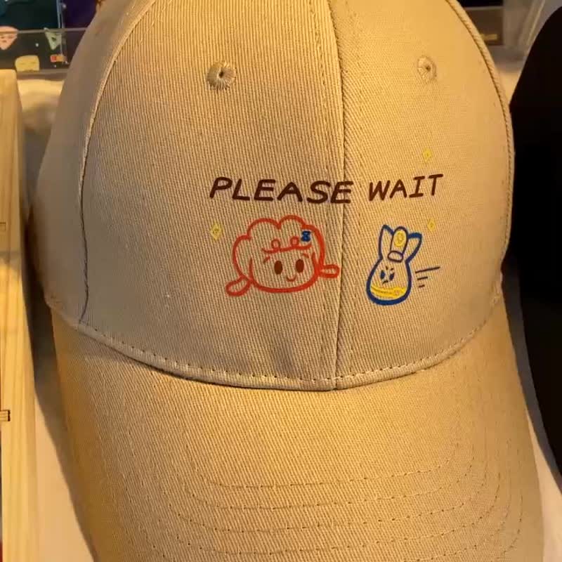 【缓缓前进】PLEASE WAIT・慢一点棒球帽 - 帽子 - 棉 卡其色