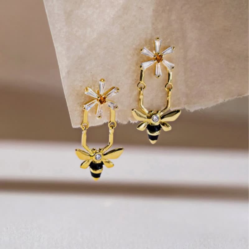 优雅蜜蜂耳环 | 纯银 施华洛世奇锆石 | 包邮 | Belinda轻珠宝 - 耳环/耳夹 - 纯银 金色