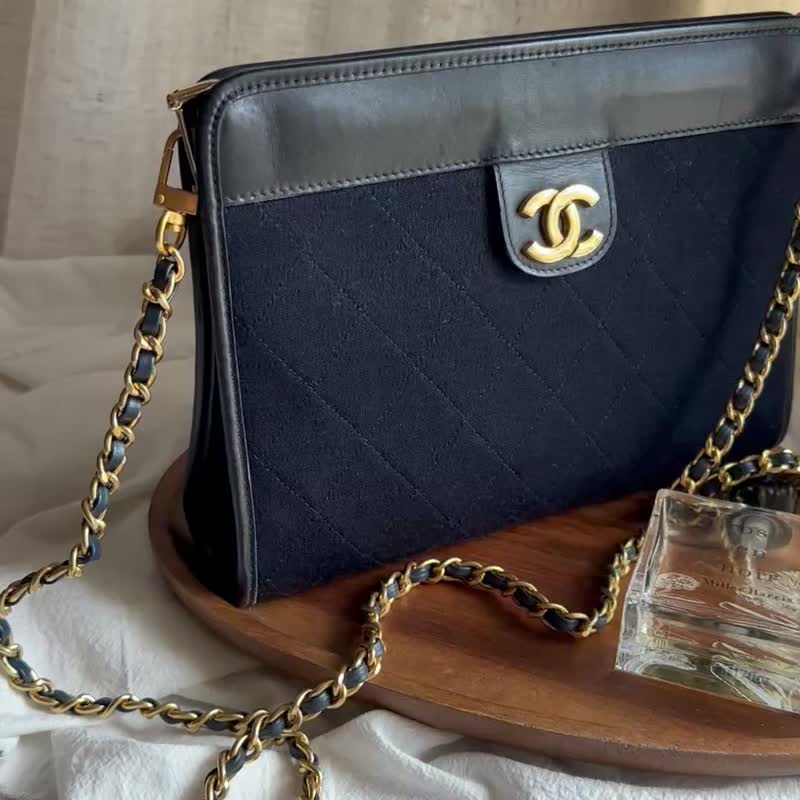 Vintage Chanel 中古香奈儿深蓝菱格布面拼皮手拿包斜背包 - 侧背包/斜挎包 - 棉．麻 