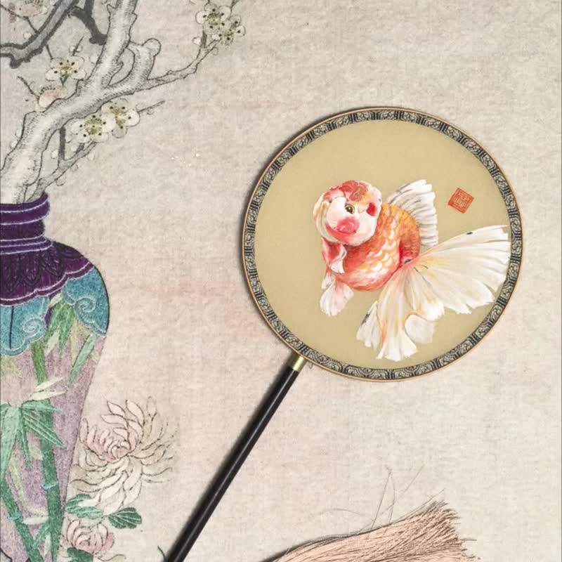 手绘泰狮金鱼真丝团扇 - 扇子 - 其他材质 橘色