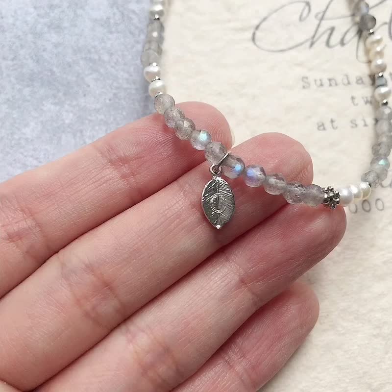 Choker 灰月光石 小珍珠 英文字母叶子 项圈项链 锁骨颈链 - 项链 - 其他金属 灰色