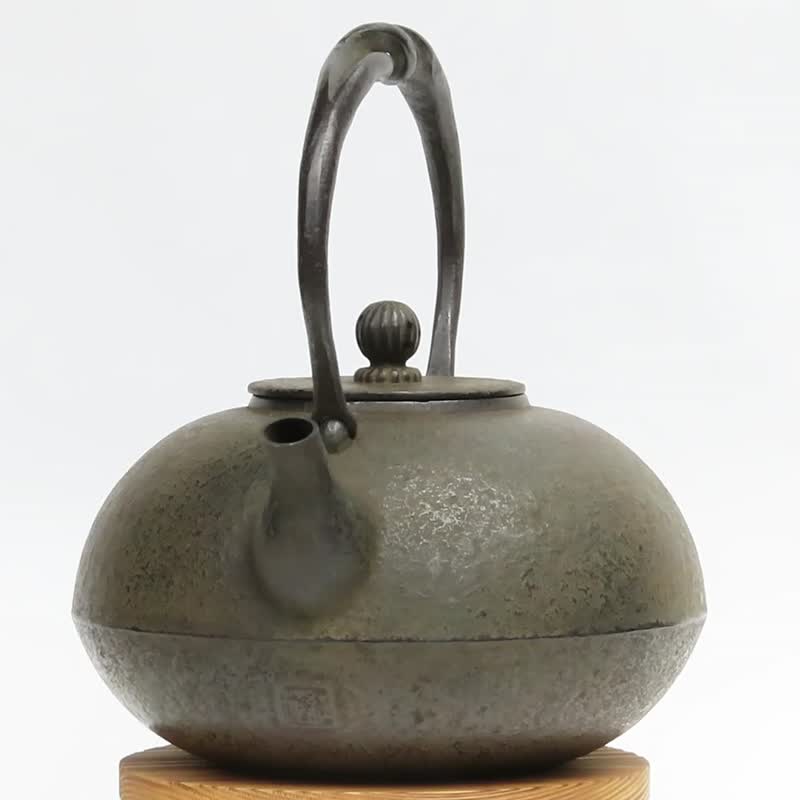 红莲堂 葛卷元作 南部铁器 铁瓶 铁壶 布団形霞 大・红棕色 1.5L - 茶具/茶杯 - 其他金属 咖啡色