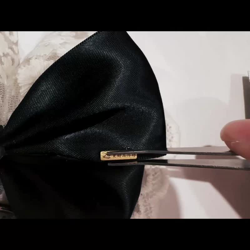 茉蝶花 LOGO系列 茉纺经典款 手作鸭嘴发夹 - 发饰 - 其他材质 黑色