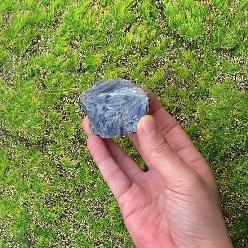 手串充电站-天然原矿蓝晶石共生白水晶 石榴石 可消磁细款手链 - 摆饰 - 水晶 多色