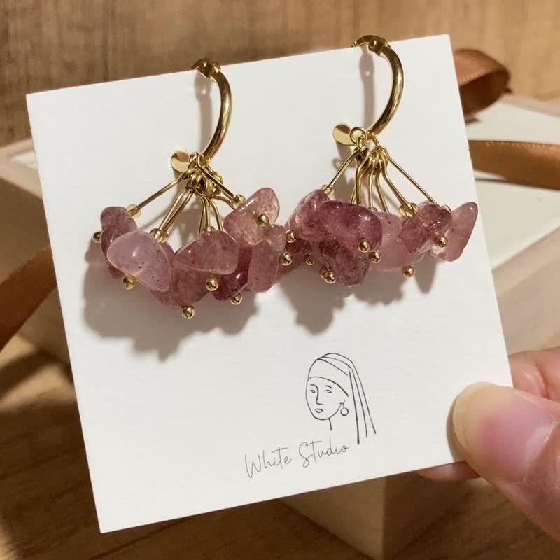 【樱花树下】天然草莓晶 粉霜花耳环 925纯银耳针 - 耳环/耳夹 - 水晶 粉红色