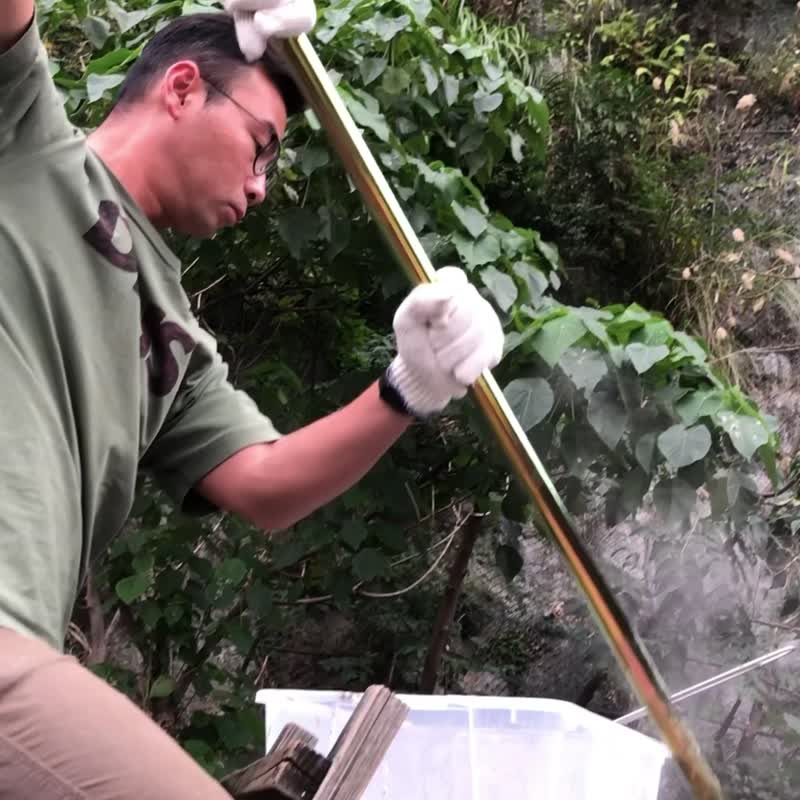 温泉青磺手工皂4入组/赠随身皂盒/ 含温泉 茶树精油/洗脸通畅毛孔 - 肥皂/手工皂 - 其他材质 灰色