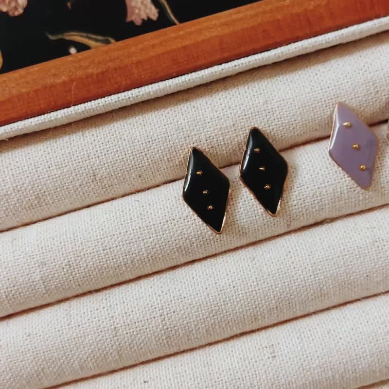 耳环 | Golden Lozenge 菱徽金章 - 暮紫 - 耳环/耳夹 - 树脂 紫色