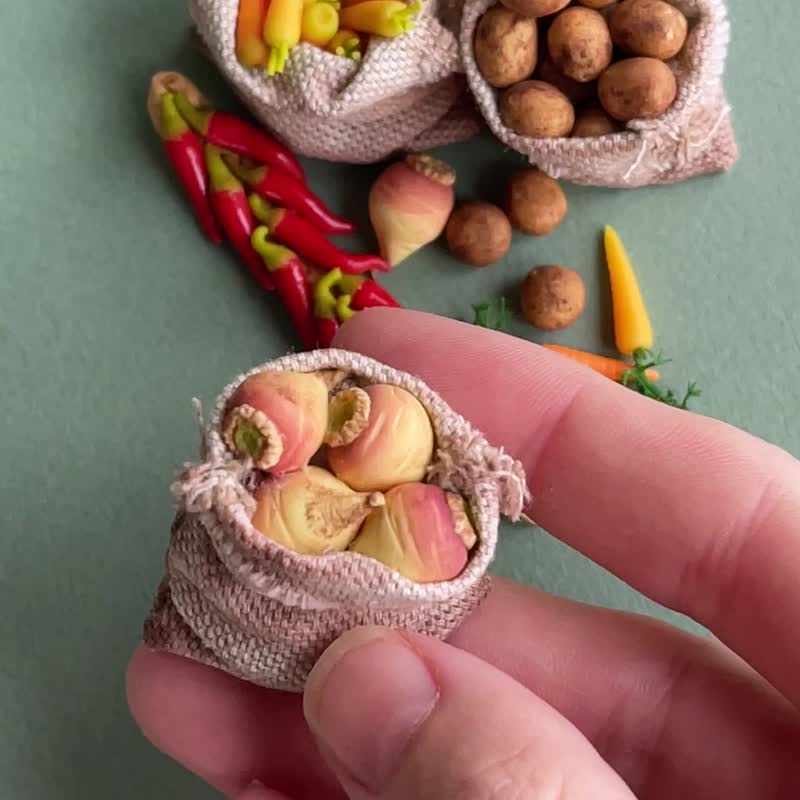 Miniature set of vegetables in bags for dollhouse games, scale 1:12 - 玩偶/公仔 - 其他材质 多色