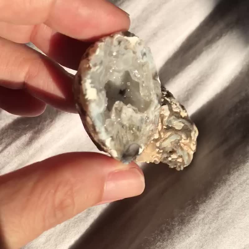 天然水晶 迷你玛瑙球洞 玛瑙爆晶 软糖球 透闪亮晶牙 摆设 水晶 - 摆饰 - 水晶 多色