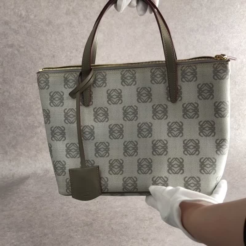 【日本直送 名牌中古包】LOEWE 罗威 Anagram 托特包 灰色 PVC 皮革 vintage 古着 n4c8vp - 手提包/手提袋 - 防水材质 灰色