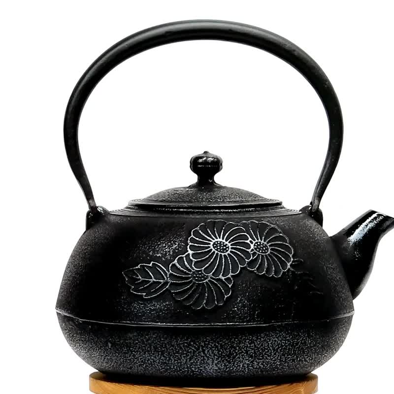 及春 南部铁器 铁瓶 铁壶 平丸菊花2.2L IH对应 日本制 - 茶具/茶杯 - 其他金属 黑色