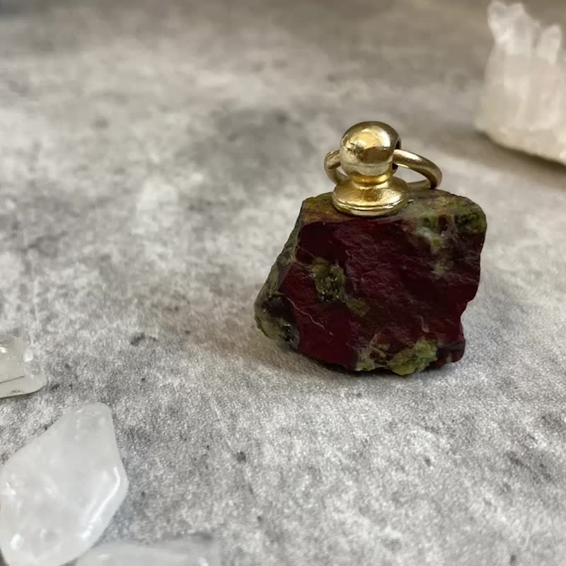 【非洲龙血石原矿。吊坠】水晶、矿物、血石、天然石|单品 - 锁骨链 - 其他材质 绿色