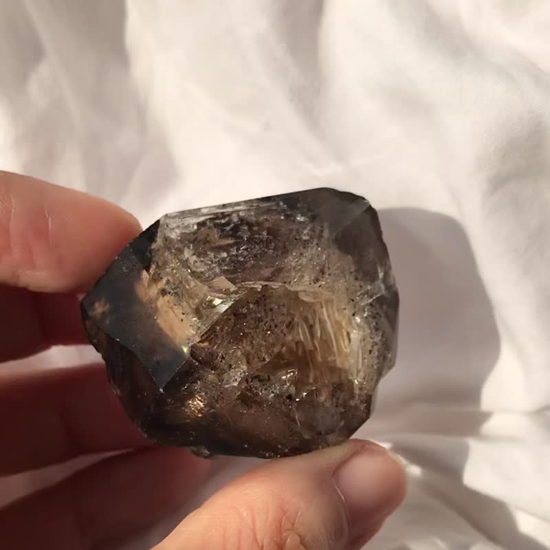 茶闪灵 骨干 骸骨 晶中晶 水晶原矿 闪灵钻 天然原石  水晶 - 摆饰 - 水晶 卡其色