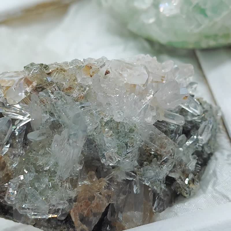 天然青绿幽灵晶簇|实物闪闪烁烁|太美了|强能量晶簇不经打磨 - 摆饰 - 水晶 