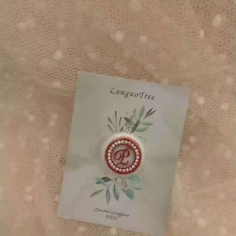 口罩香氛扣-镶钻英文字母-玫瑰金 (附 精油、棉芯) - 香薰/精油/线香 - 其他材质 