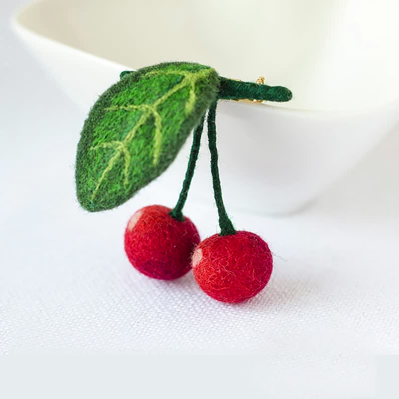 Handmade Felted Cherry Brooch Wool Berry Pin Berries Jewelry Gift for Mother - 胸针 - 羊毛 红色
