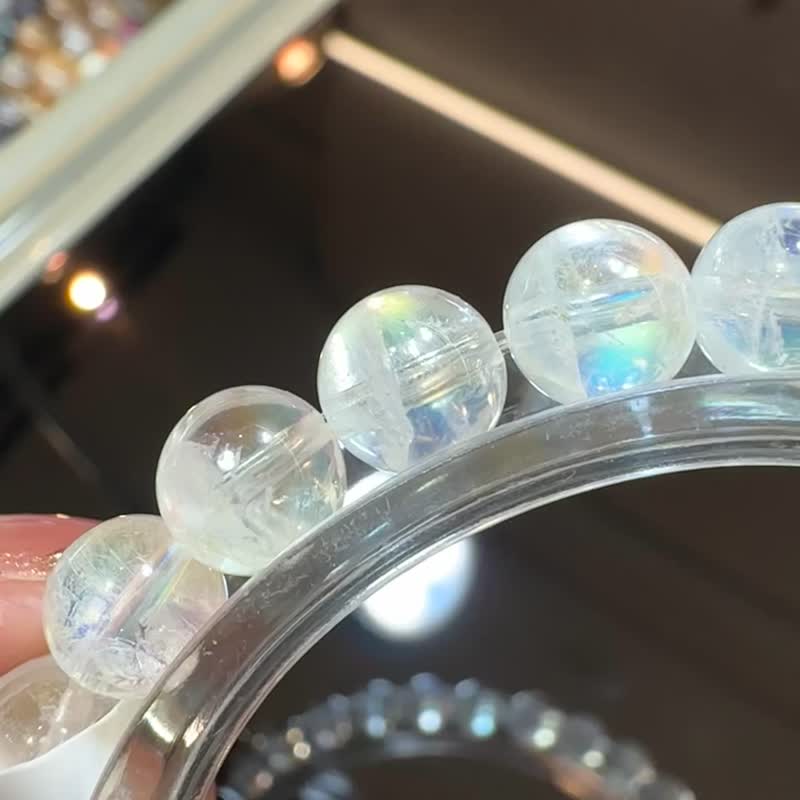 天然稀有矿马岛彩虹蓝月光幻彩色手珠7.5-7.8mm人缘桃花提升魅力 - 手链/手环 - 水晶 多色