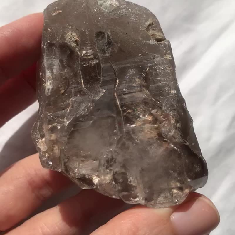 巴西天然水晶 茶晶城堡 骨干水晶  茶水晶 白水晶 亮皮 电路板 - 摆饰 - 水晶 银色