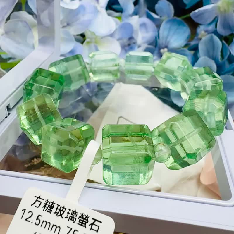 薄荷绿糖块玻璃透萤石 12.5mm75.20g 水晶平衡身心灵舒缓压力暖宫 - 手链/手环 - 水晶 多色
