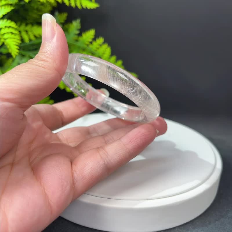 超稀有玻璃体白色兔毛水晶手镯53+MM 闪片全顺飘铜发晶手环 胆识 - 手链/手环 - 水晶 白色