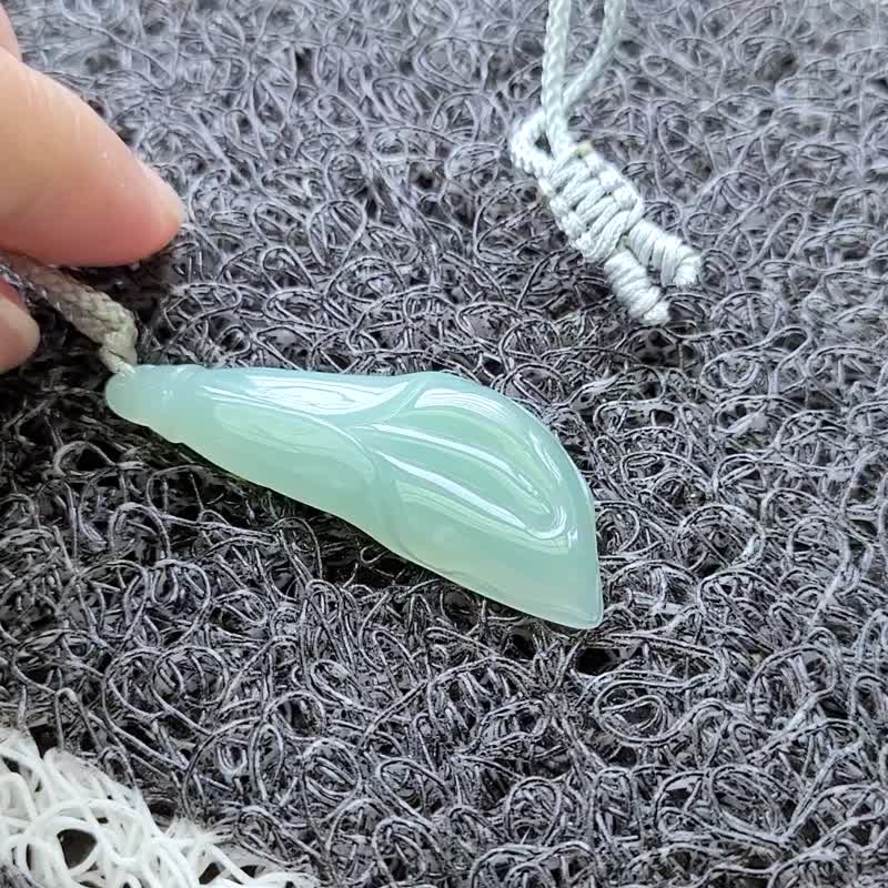 【亲翠】天然翡翠 冰润晴底手工雕玉兰花调整式绳链 - 项链 - 玉石 多色