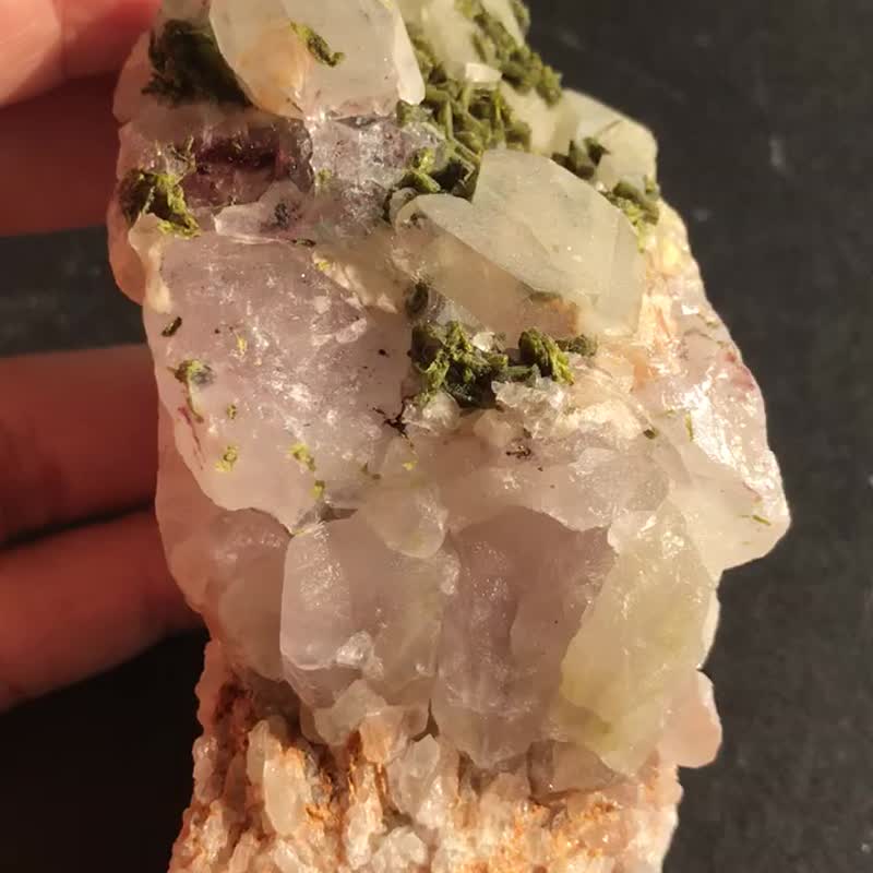 花园水晶 超七水晶 原石 绿帘石 城堡 矿标 骨干水晶 印记 摆设 - 其他 - 水晶 多色