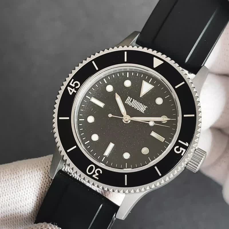 BIJOUONE彼树湾C01蓝宝石运动橡胶表带50米防水精钢手表 C01S-B - 男表/中性表 - 不锈钢 银色