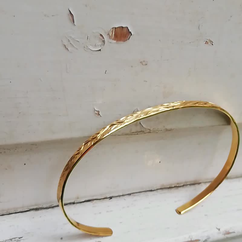 Hand-carved 18k gold handmade bangle for men - 手链/手环 - 贵金属 金色