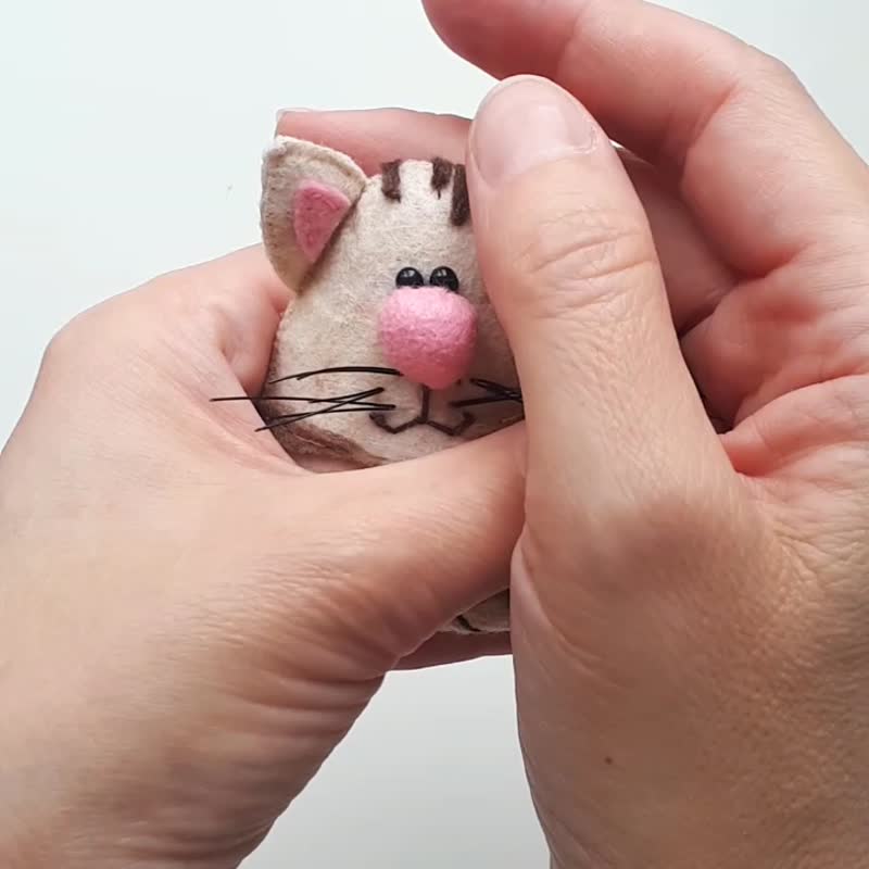 Cat pattern, stuffed animal toys felt or plush sewing pattern, cute cat mom gift - 线上课程/教学影片 - 羊毛 