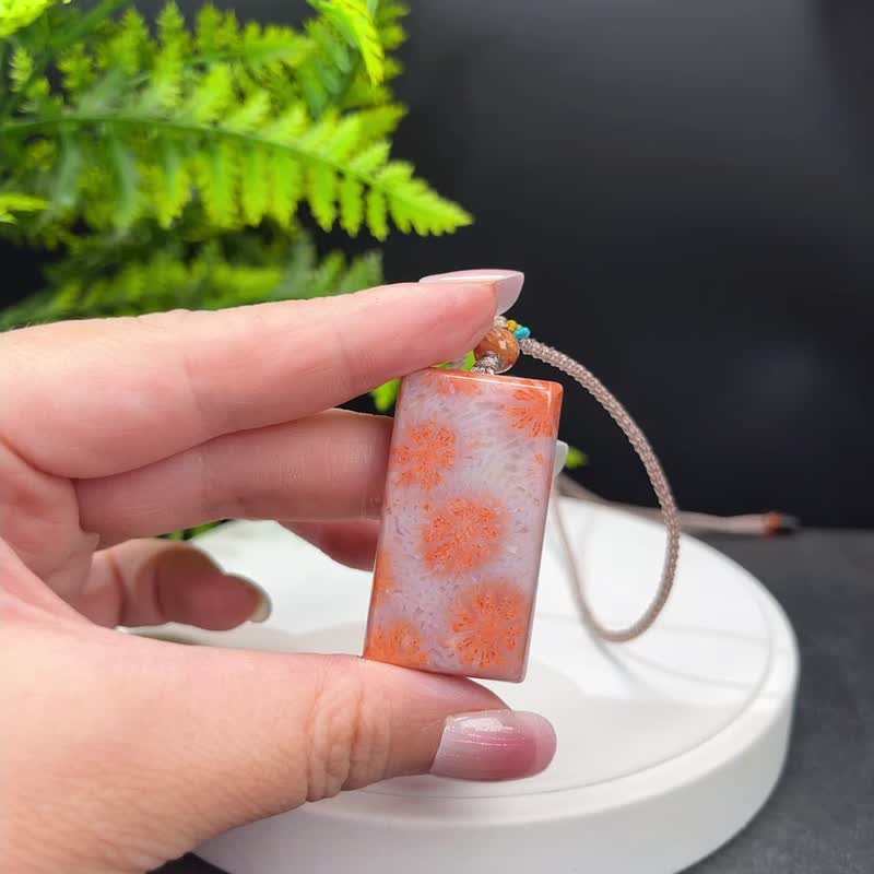 优质精选天然浅紫粉橘珊瑚玉吊坠冰润玉化老料赞比大花长方无事牌 - 项链 - 玉石 