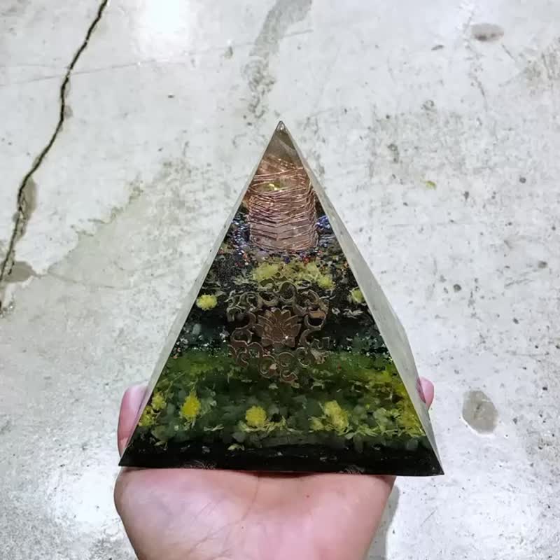 奥钢能量塔定制化设计大尺寸 - 摆饰 - 树脂 多色