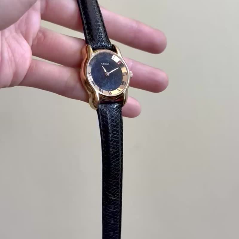 古董 Gucci 黑金皮革石英表 - 女表 - 其他材质 黑色