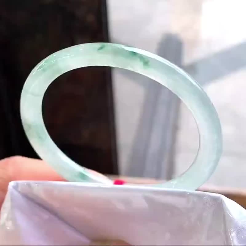 冰种翡翠天然翡翠玉镯A玉手镯 玉鈪 • 冰种飘花翡翠贵妃镯 - 手链/手环 - 玉石 绿色