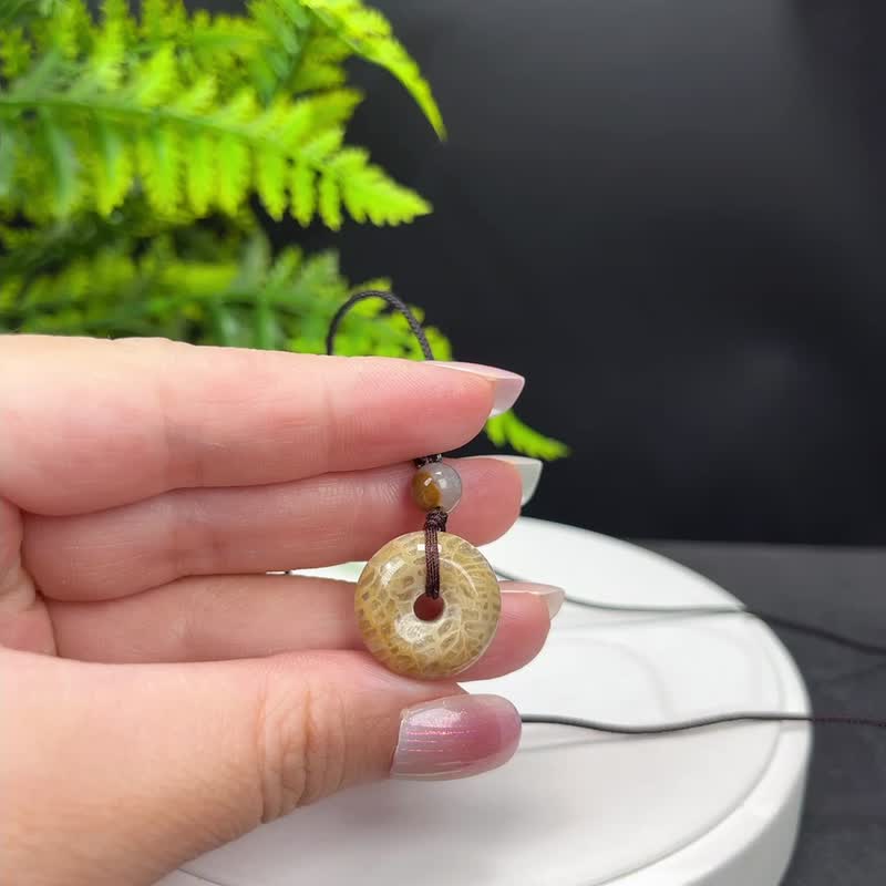 天然小平安扣珊瑚玉吊坠米白冰润玉化万花筒菊花玉项链富贵迷人 - 项链 - 半宝石 