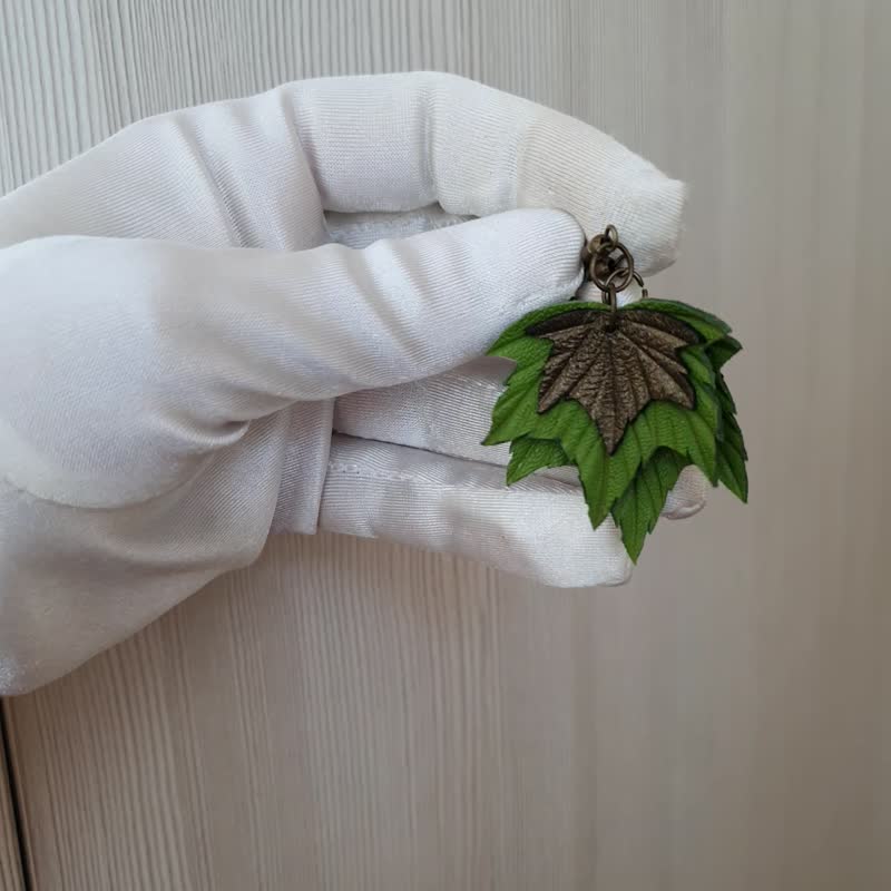 耳環 green leather earrings for her Leather women's jewelry - 耳环/耳夹 - 真皮 绿色