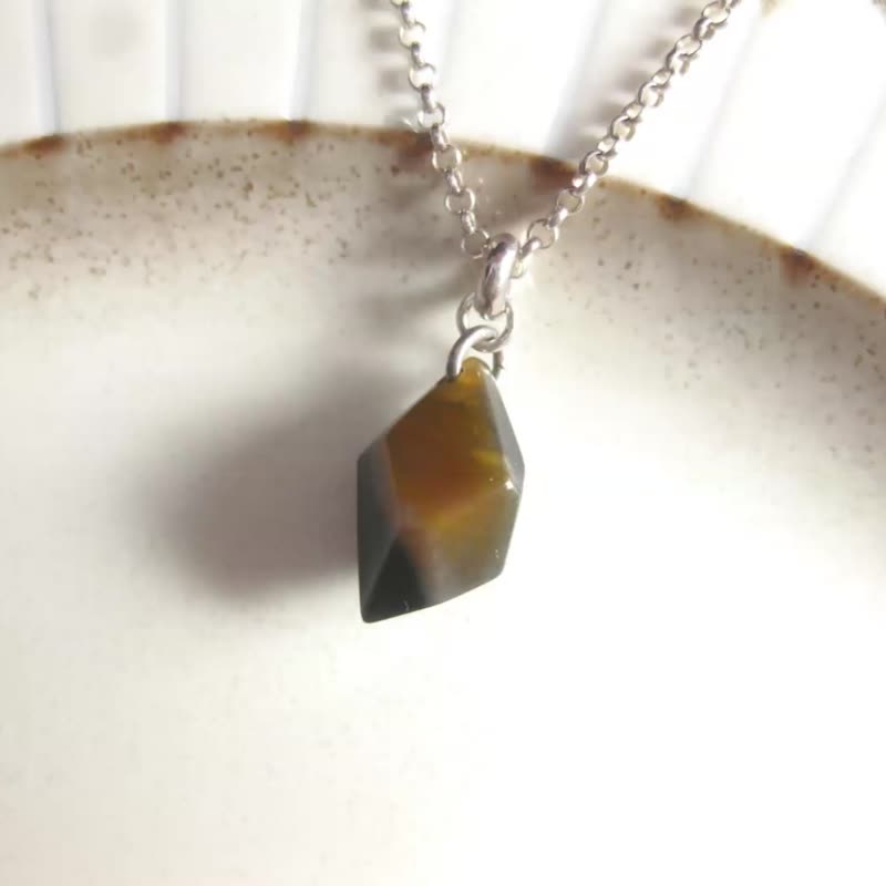 玉坠 造型玉坠 木化玉/几何切割简单好搭配双面配戴/ - 项链 - 玉石 咖啡色