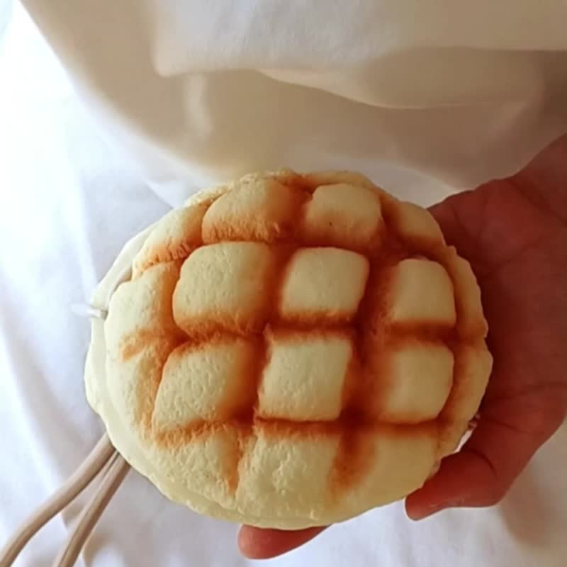 蜜瓜面包袋背面带肩带 - 化妆包/杂物包 - 其他材质 白色