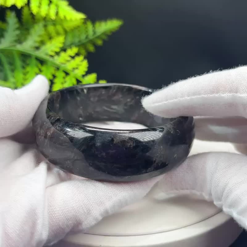 精美 石榴石蓝闪石共生手镯 60MM 玉化爆晶烟花纹 自信保护平和 - 手链/手环 - 水晶 