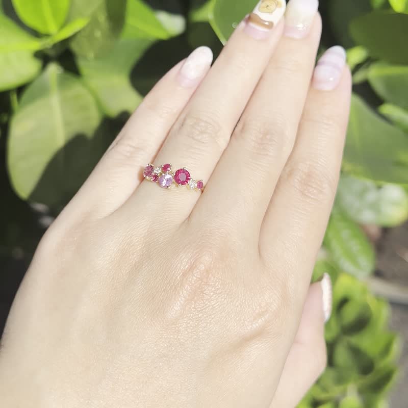 【玫瑰密语】18K 天然红宝石x粉红蓝宝石 群镶戒 - 戒指 - 贵金属 红色