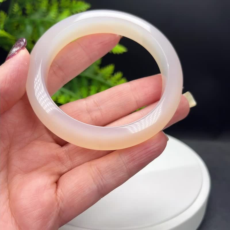 精品 溏心玛瑙手镯 58MM 冰润粉白飘浅蜂蜜糖 玉髓手环 脉轮魅力 - 手链/手环 - 半宝石 